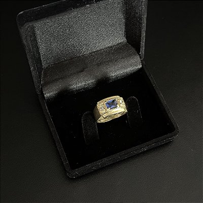 Anel Modelo Pedra Azul Quadrada com Zircônias Laterais – Banhado a Ouro 18K