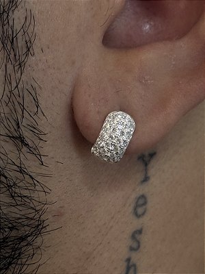 PAR DE BRINCO ARGOLA CRAVEJADA EM ZIRCÔNIA 15x5 mm G - BANHADO A PRATA 750