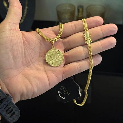 Corrente Grumet 4mm 70cm + Pingente Medalha São Bento – Banhada a Ouro 18K