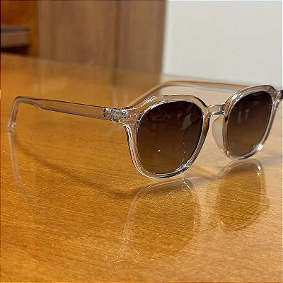 Óculos de Sol Redondo Transparente Cristal com Lente Marrom Degradê e Proteção UV400