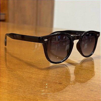 Óculos de Sol Redondo Preto com Lente Marrom Degradê e Proteção UV400
