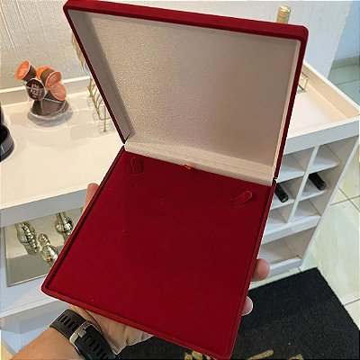 CAIXA GG PARA COLAR VELUDO – Banho Ouro 18k