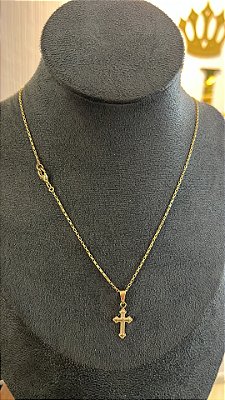 CORRENTE TIJOLINHO  2mm + PINGENTE CRUZ PP ( 2mm 50cm FEM ) - BANHO DE OURO 18k