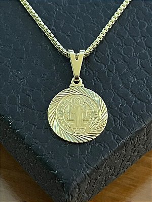PINGENTE  SÃO BENTO  COM BORDA DETALHADA  ( 1,5g-   3x3cm) - BANHO DE OURO 18k