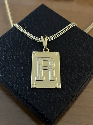PINGENTE PLACA LETRA R Tamanho (M)( 2g- 3x4cm)  BANHO DE OURO 18K