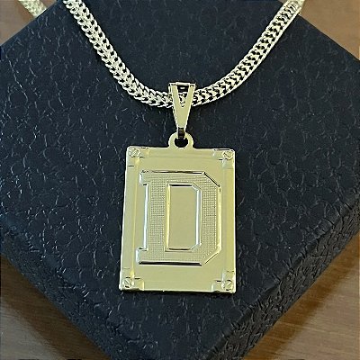 Pingente Placa Letra D – Banho Ouro 18k