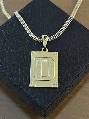 PINGENTE PLACA LETRA D Tamanho (M)( 2g- 3x4cm)  BANHO DE OURO 18K