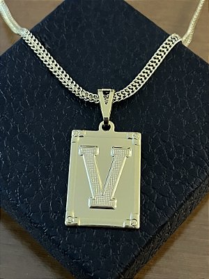 PINGENTE PLACA LETRA V Tamanho (M)( 2g- 3x4cm)  BANHO DE OURO 18K