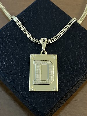 PINGENTE PLACA LETRA D Tamanho (M)( 2g- 3x4cm)  BANHO DE OURO 18K