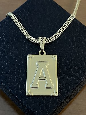 PINGENTE PLACA LETRA D Tamanho (M)( 2g- 3x4cm)  BANHO DE OURO 18K
