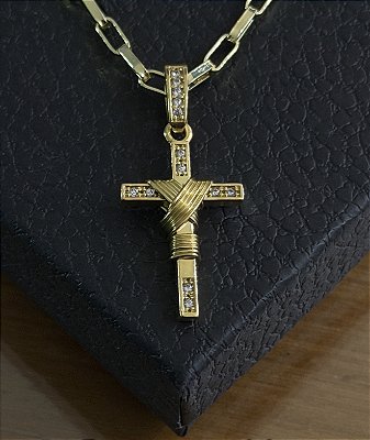 PINGENTE CRUZ AMARRADA CRAVEJADA P 12g 2x2 - BANHO DE OURO 18k.