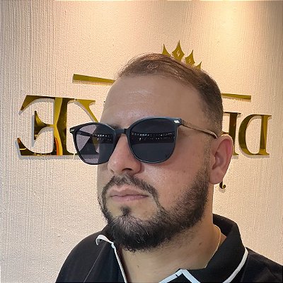 Óculos de Sol Redondo Preto com Lente Cinza e Proteção UV400