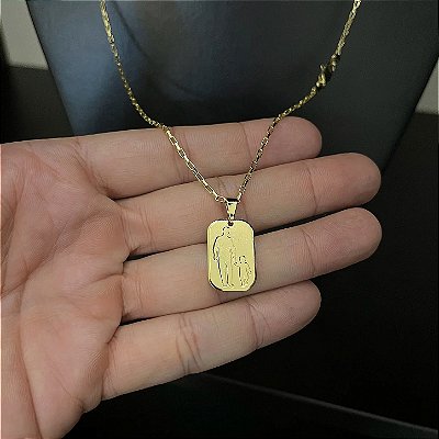 Corrente Tijolinho 1.5mm + Pingente Placa Pai e Filho – Escolha 50cm, 60cm ou 70cm – Banhada a Ouro 18K