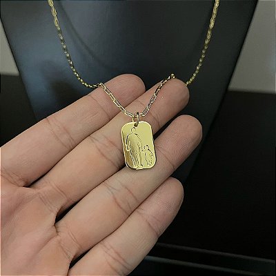 Corrente Cartier 1.5mm 50cm + Pingente Plaquinha Pai e Filho – Banhada a Ouro 18K