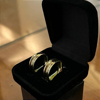Par de Alianças em Moeda Antiga Lisa Boleada Elegante – Banho de Ouro 18K + Caixinha de Presente