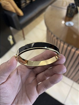 Bracelete Borda Boleada Resinado Black – Banho Ouro 18k