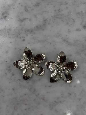 Brinco Lírio Ródio Branco