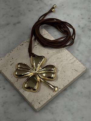 Colar Camurça Trevo