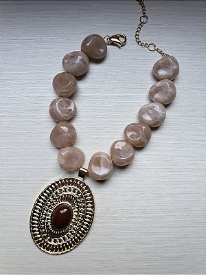 Colar Pedras com Maxi Medalha Marrom