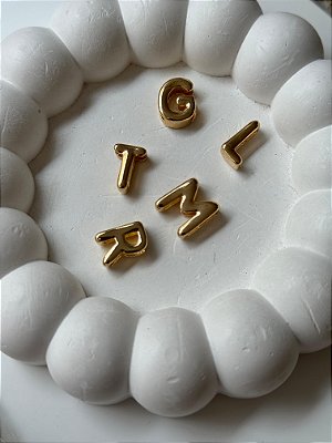 Pingente Letra Passante