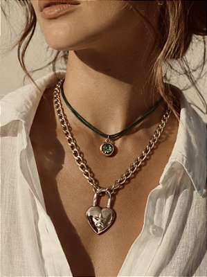 Choker Fio de Seda Medalha