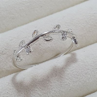 ANEL MINI FOLHINHAS  VAZADAS COM PONTOS DE ZIRCONIAS EM RODIO BRANCO
