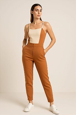 CONJUNTO  REGATA ALÇA AJUSTAVEL E CALÇA ELASTICO E ZIPER LATERAL COR TERRA COTA E BEGE