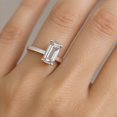 ANEL DE PRATA 950 FINO BASE RETA COM UM CRISTAL RETANGULAR FUME
