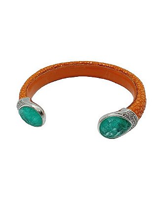 PULSERIA BRACELETE COURO DE ARRAIA LARANJA ACABAMENTO RODIO BRANCO E PEDRA VERDE ZIRCONIA