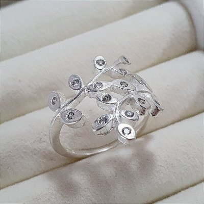 ANEL PRATA 950 FOLHAS COM PONTOS DE ZIRCONIAS BRANCAS