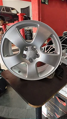 Jogo roda Audi A3 16x6.5, 38, 5x100, Prata brilhante e Semi Nova