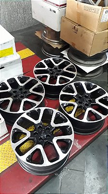 Jogo de Roda Jeep Compass Aro 19 5x110 Preta Diamantada Seminova