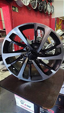 Jogo roda   Esportiva Aro 19 6x139 Preta brilhante diamantada Seminova