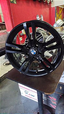Jogo roda BMW Aro 18 5x120 Preta brilhante Seminova
