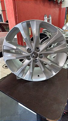 Jogo roda Toyota Corolla Aro 17 5x100 Prata brilhante  Semi nova