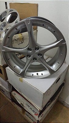 Jogo roda scorro Aro 18 5x100 Hp claro Nova