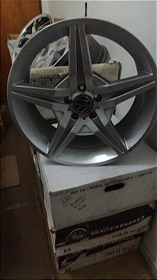 Jogo roda Volkswagen Aro 19 5x100 Hp clara  Semi nova