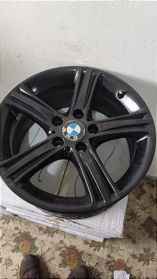 Jogo de rodas BMW 320 Aro 17 5x120 cor Preta brilhante e Seminova