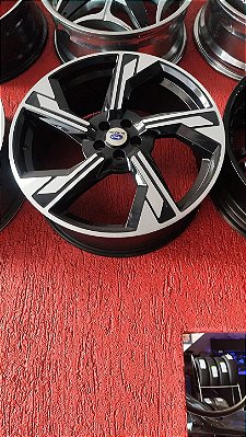 Jogo roda Volcano Aro 20 5x100 Preta brilhante diamantada Semi novas