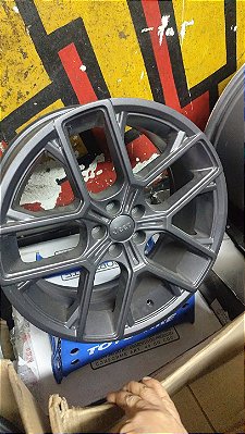 Jogo de roda jeep comander Aro 20 5x110 Grafite semi brilho Seminovas