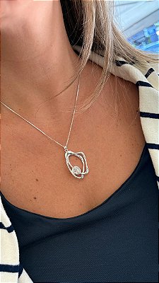 Colar Orgânico Vazado Cravejado Banhado em Prata