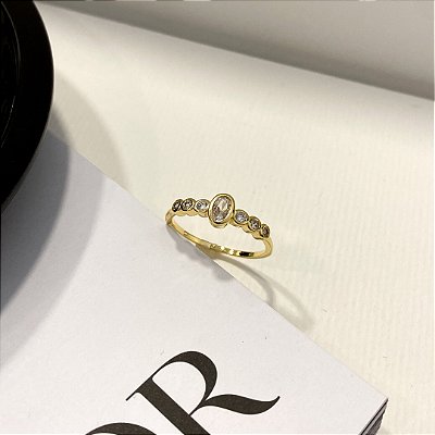 Anel Delicado Cravejado Zircônia Oval Banhado em Ouro