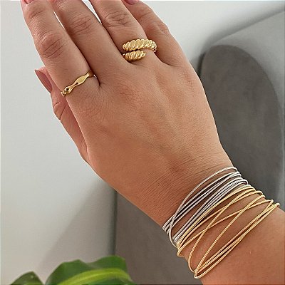 Anel Minimalista Ondulado Liso Banhado em Ouro