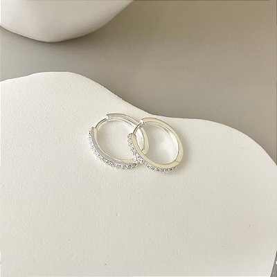 Argola Cravejada Zircônia 21mm Banhado em Prata