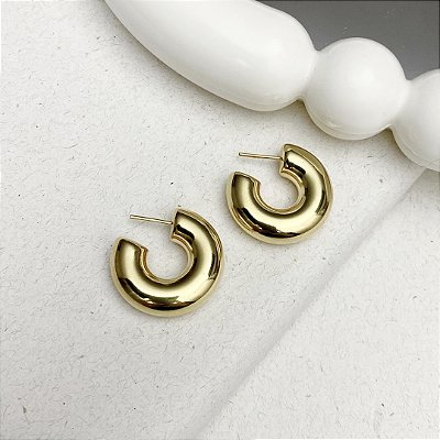 Argola Tubo Bold Lisa Espelhada Banhada em Ouro