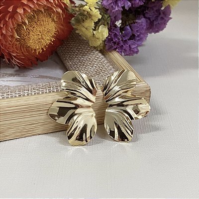 Brinco Pétalas Espelhadas Médio Banhado em Ouro