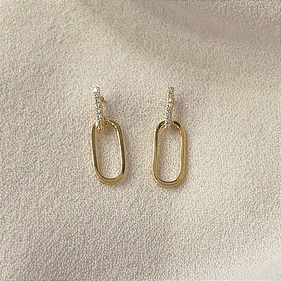 Brinco Minimalista Médio Cravejado Vazado Banhado Ouro