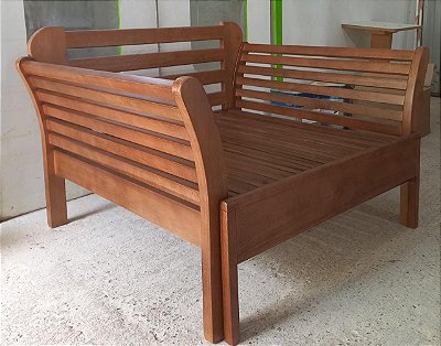Sofá Cama Madeira Maciça - Móveis de Gramado