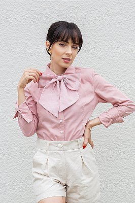 Camisa rose blush de tricoline com pences, ajustada feminina