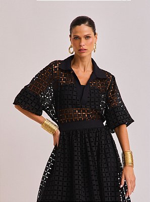 Blusa Bata Lidia de Renda Decote V Preta